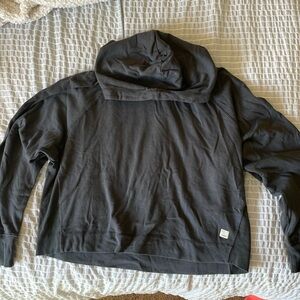 Vuori women’s sweatshirt / hoodie